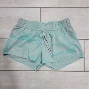 UNDER ARMOUR Heat Gear Women's Light Blue Athletic Shorts